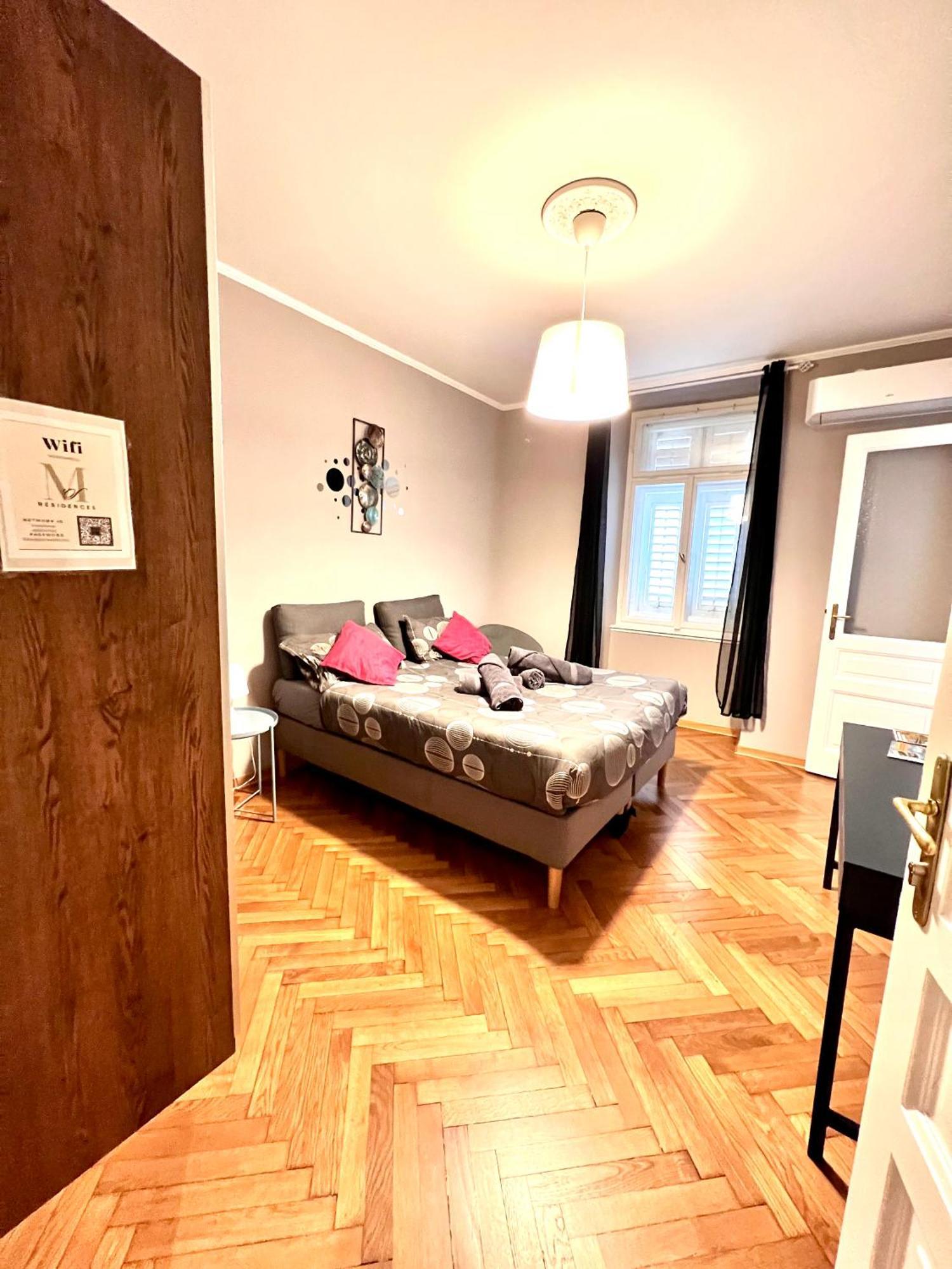 Residence Montanelli Trieste Exteriör bild